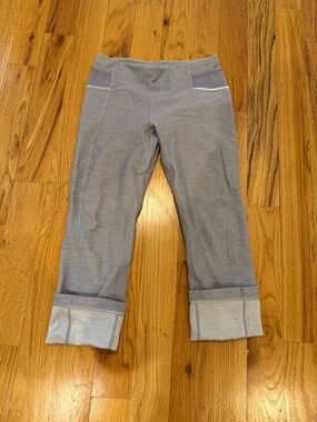 lululemon athletica Light Gray Fold-Cuff Capri Leggings